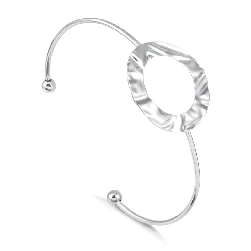 Bracelete Banho de Prata Fio com Círculo Vazado e Detalhe Amassado (7cm)