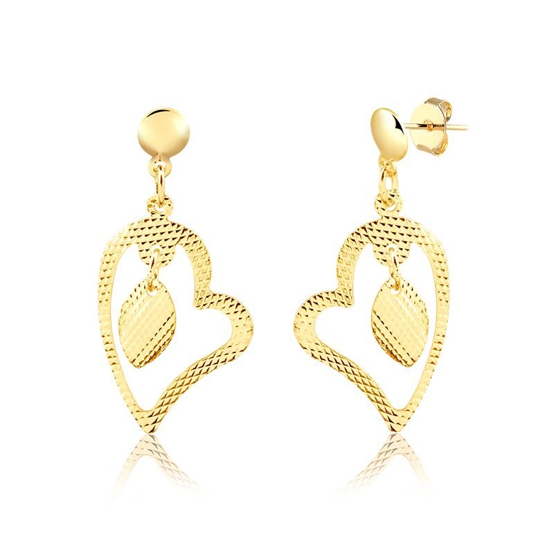 Brinco Pendurado Banho de Ouro 18K Base Lisa com Coração Vazado e Detalhe Frisado (3,8cm)