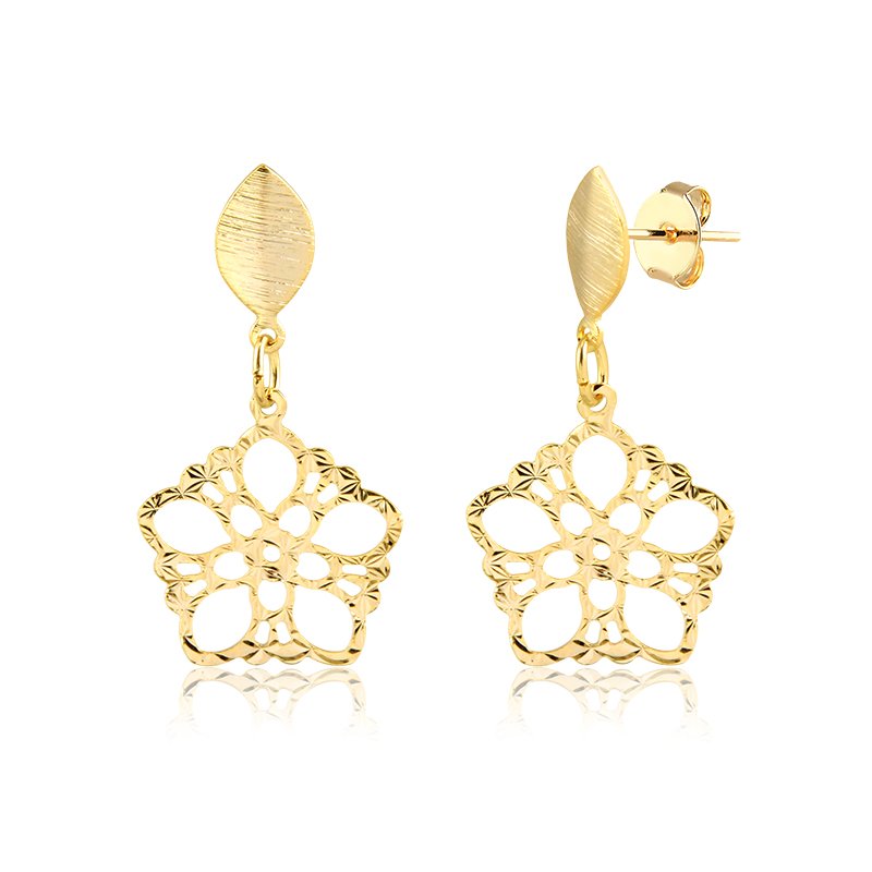 Brinco Pendurado Banho de Ouro 18K com Folha Lixada Detalhe de Flor Vazada Diamantada (3,5cm)